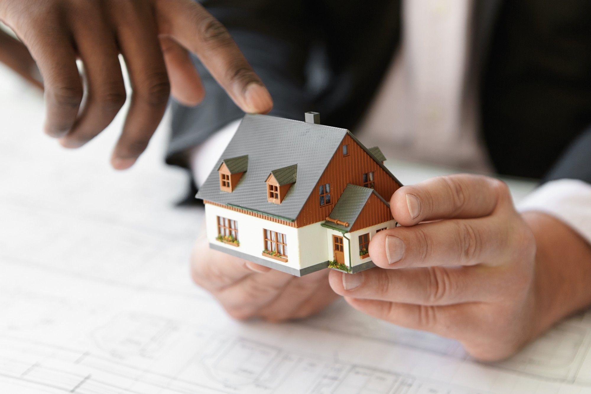 Choosing Between New and Secondhand Homes: Essential Insights for Buyers