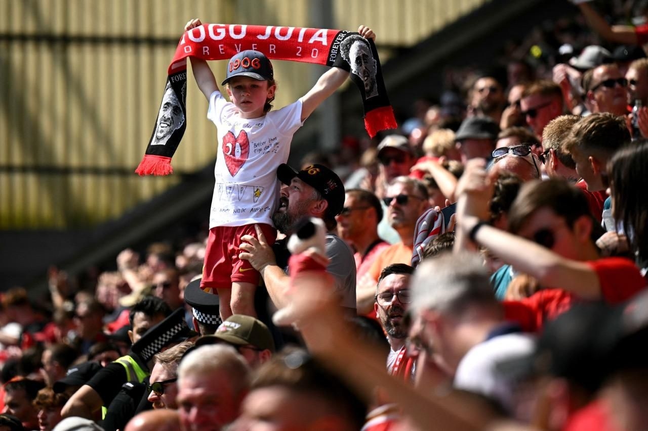 Liverpool honour 'champion' Diogo Jota in return to action at Preston