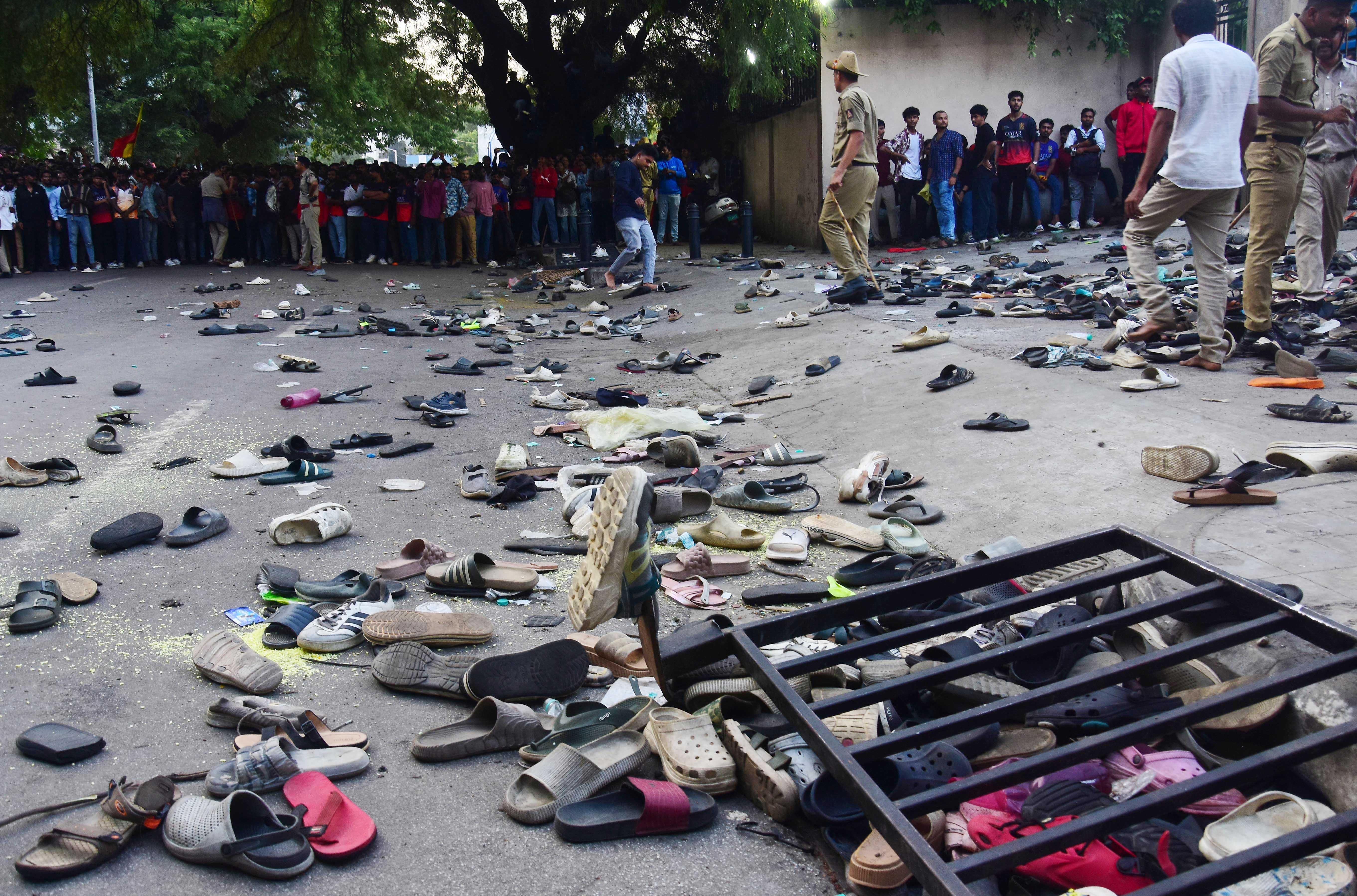 India police arrest two after deadly cricket stampede