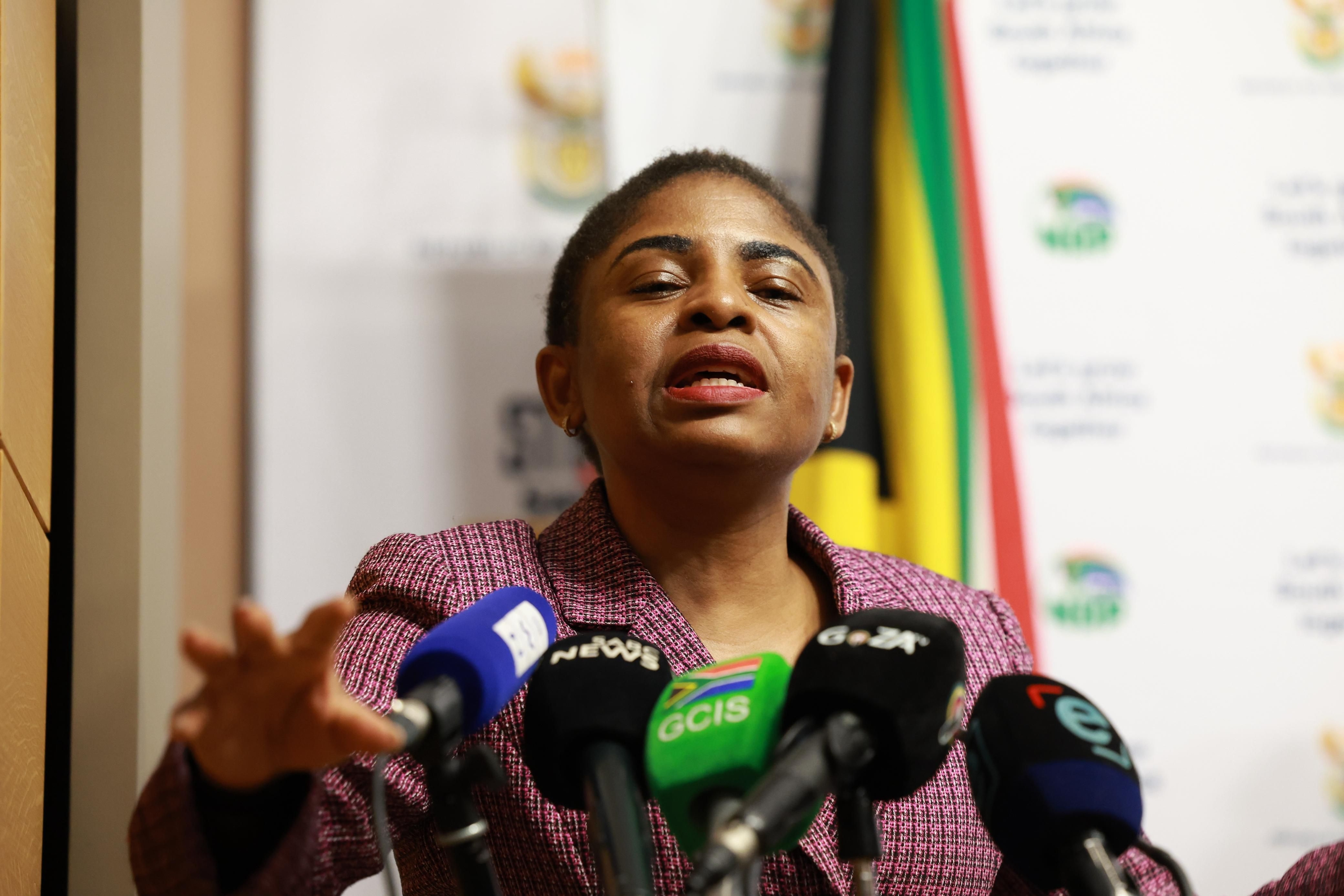 Cabinet vows to tackle manufacturing and logistics woes amid dwindling economic growth