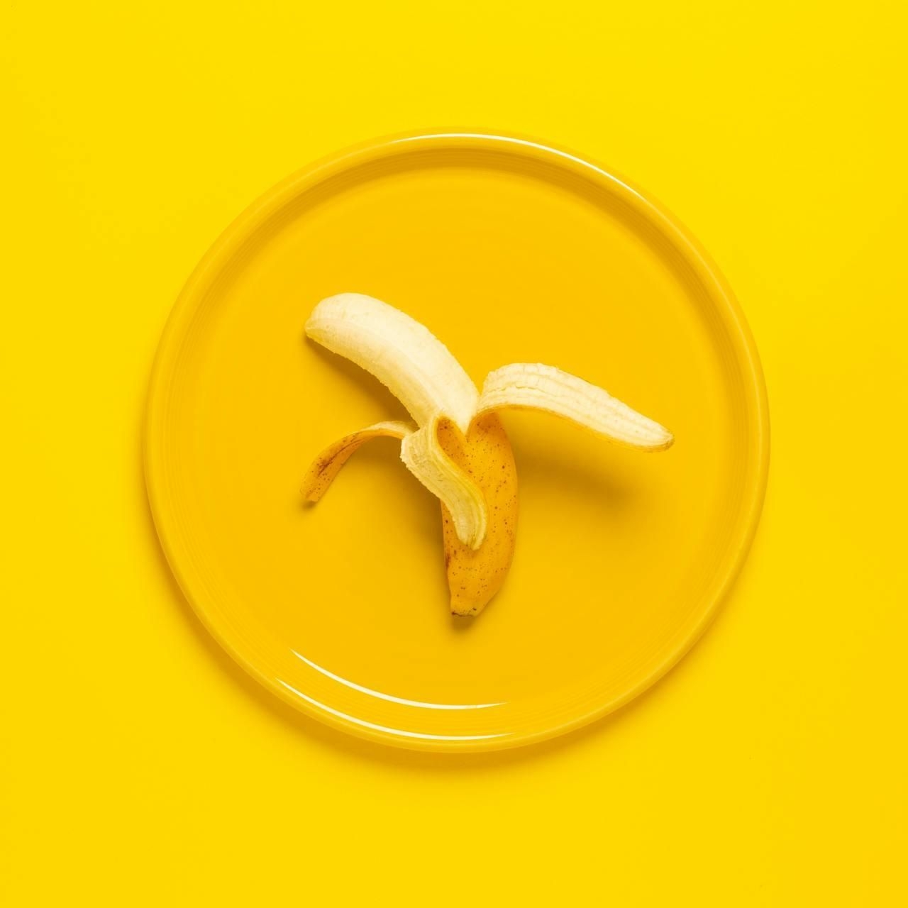 WATCH: The proper way to eat a banana, according to an etiquette expert