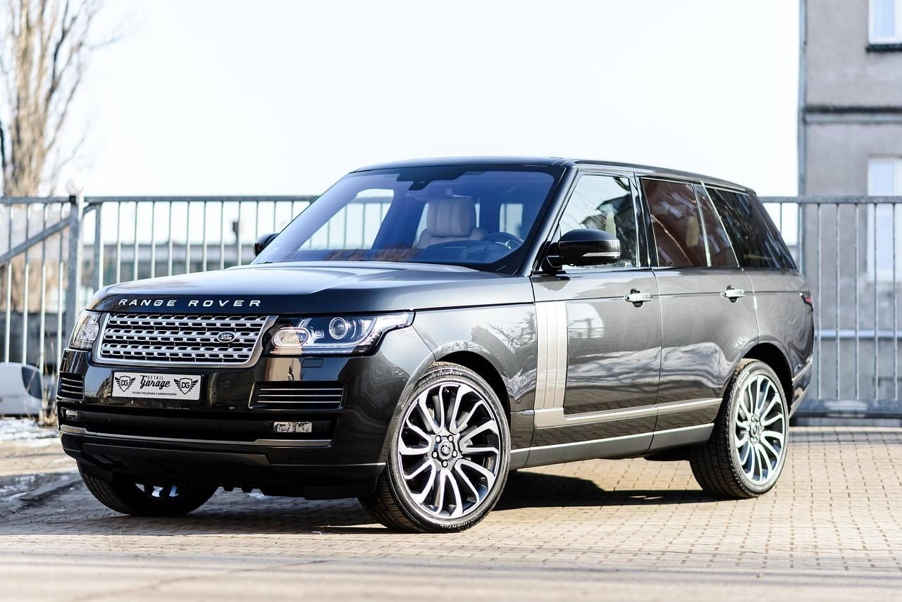 KZN businessman in distress as Standard Bank demands monthly R55,000 for new Range Rover damaged during repairs at dealership
