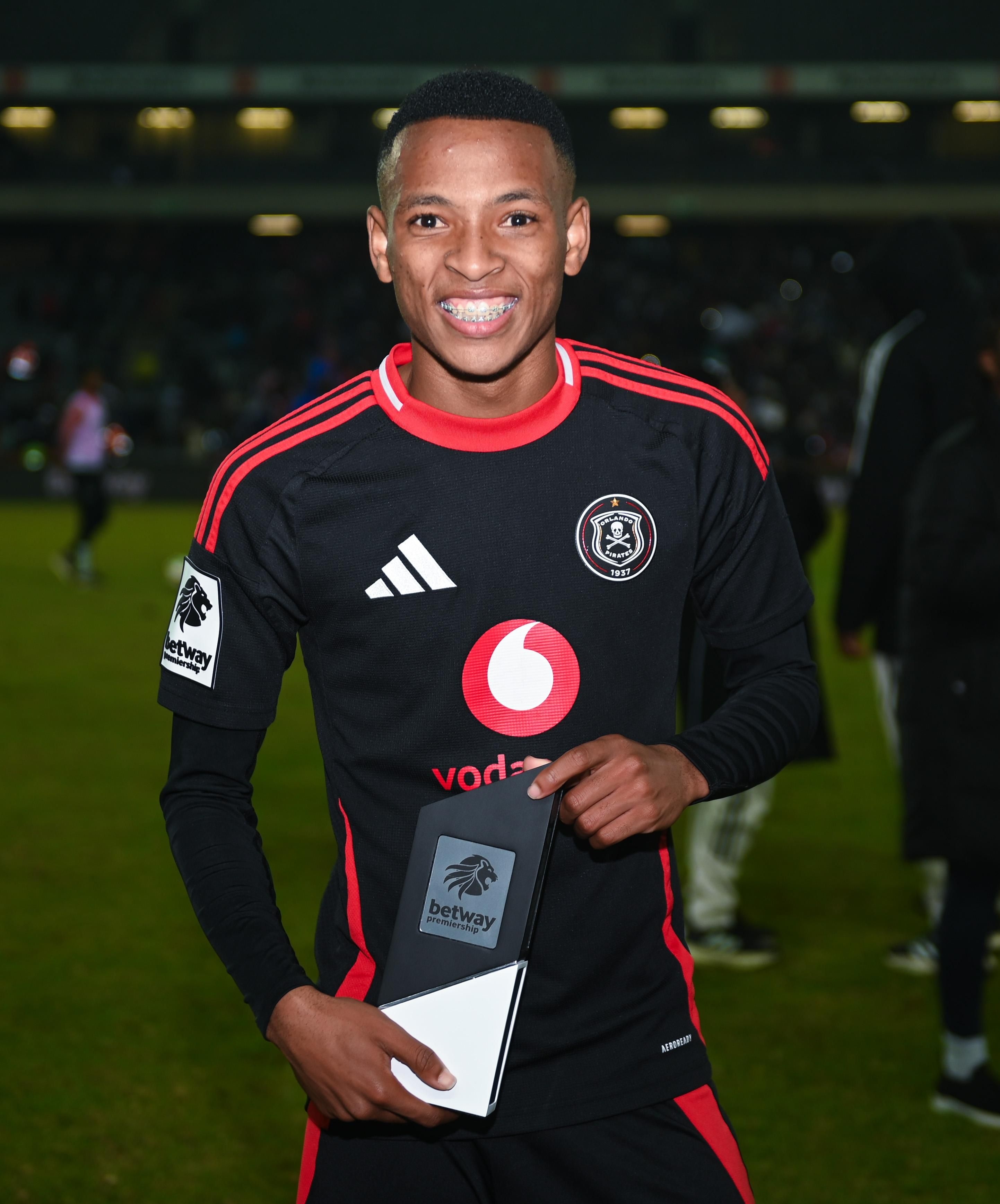 'Slay queens, pressure, no guidance' – Why this former PSL star thinks Rele must go abroad this transfer window