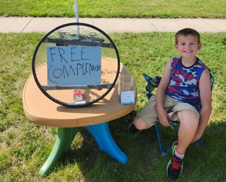 9-year-old sets up stand, offers free compliments to anyone who stops by