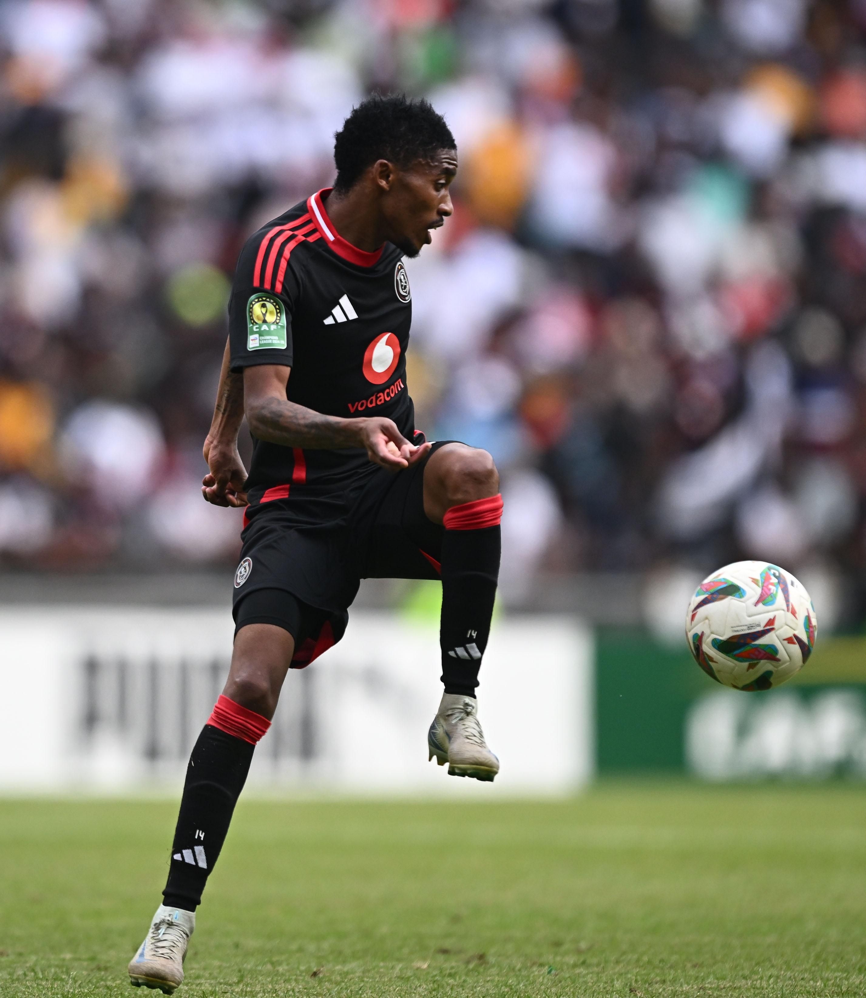 Orlando Pirates Monnapule Saleng's move to Kaizer Chiefs: Former Buccaneer doubts transfer rumours