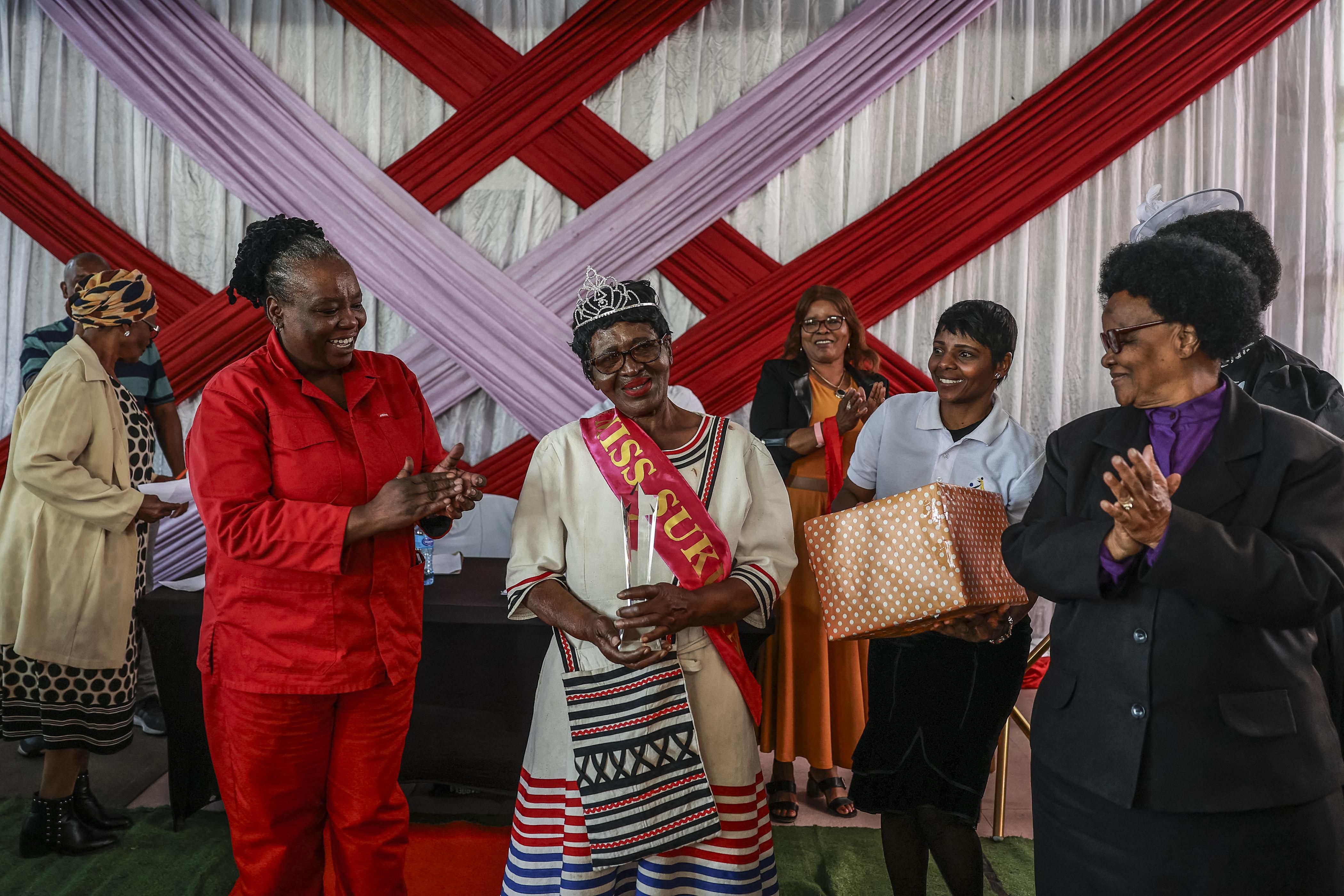 SA grannies strut the catwalk again