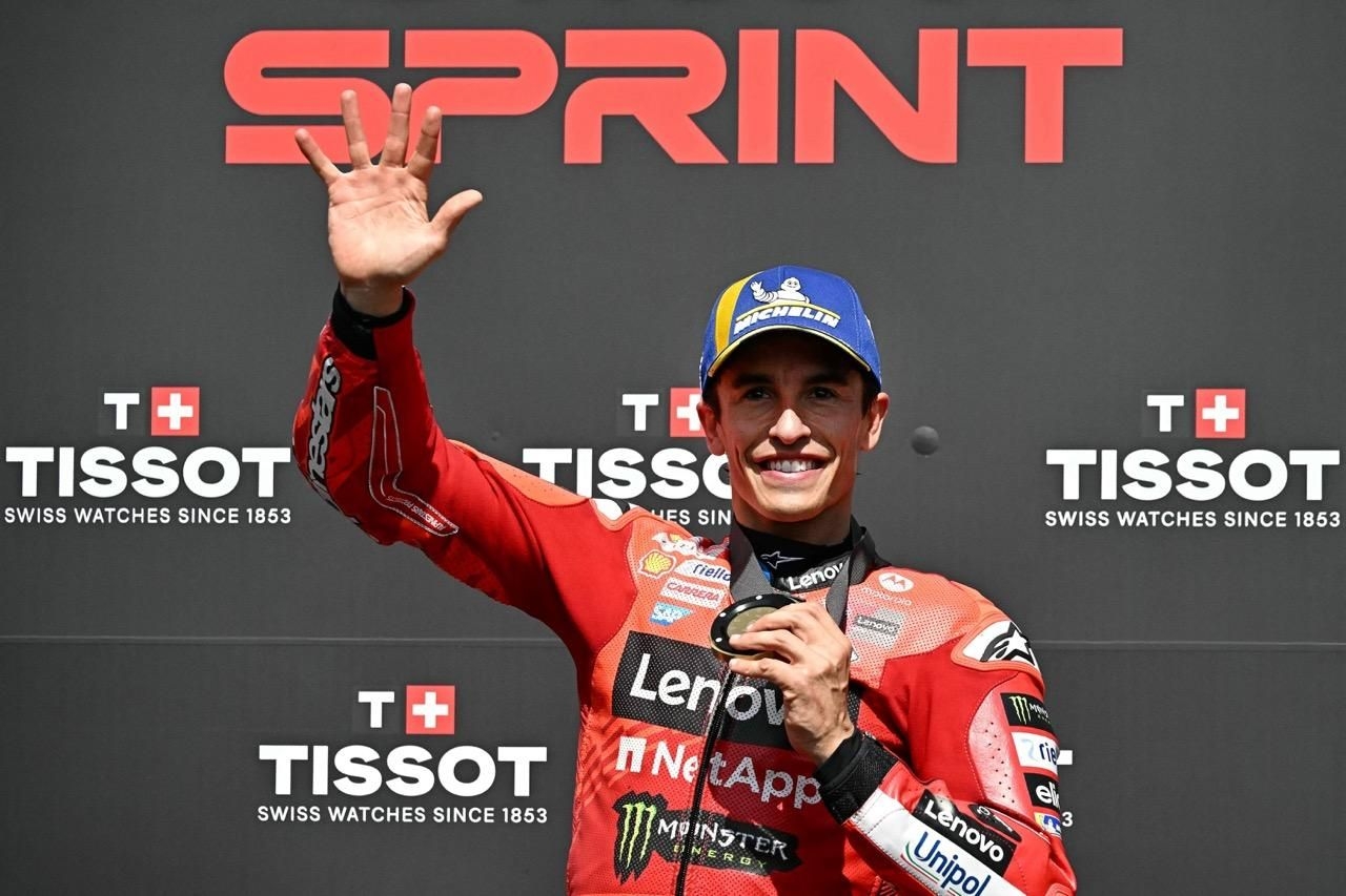 Marc Marquez Triumphs Over Brother Alex in Thrilling MotoGP Sprint in France