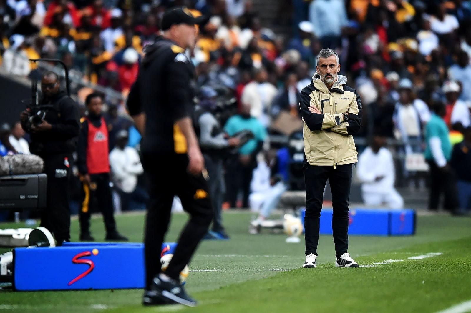 Chiefs soar while Pirates regroup: Soweto giants plot strong finish after cup drama