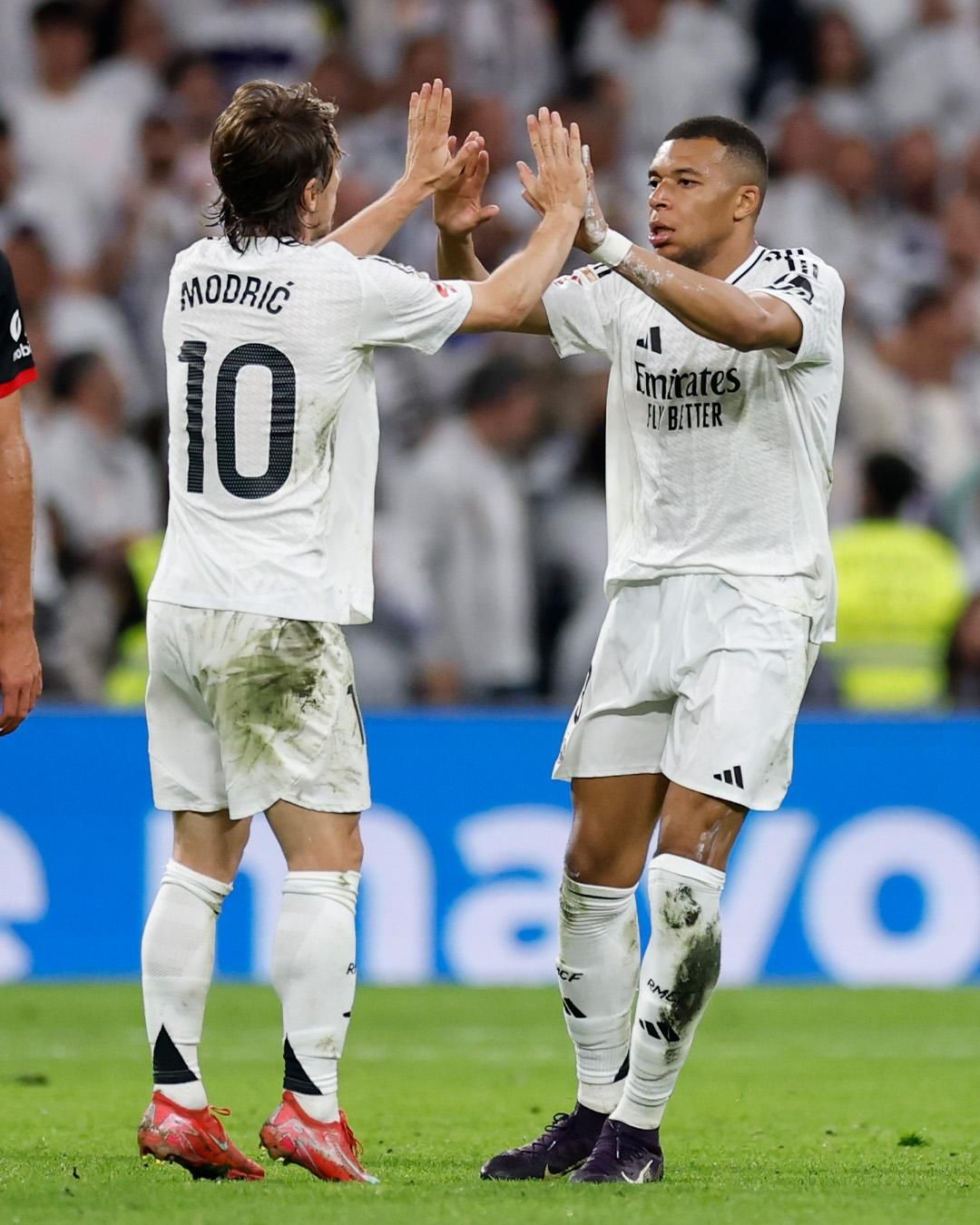 Real Madrid delay Barca celebrations with late Liga win over Mallorca
