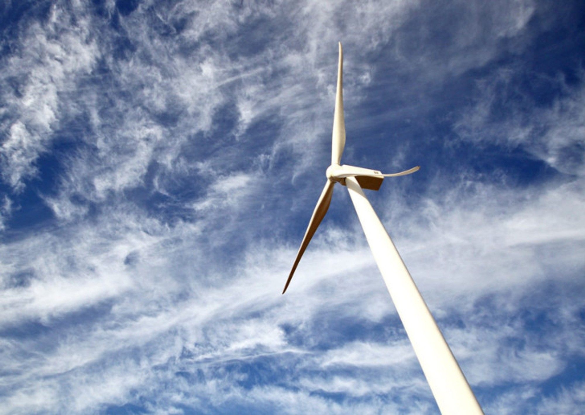 Clean energy investment rising despite economic uncertainty: IEA