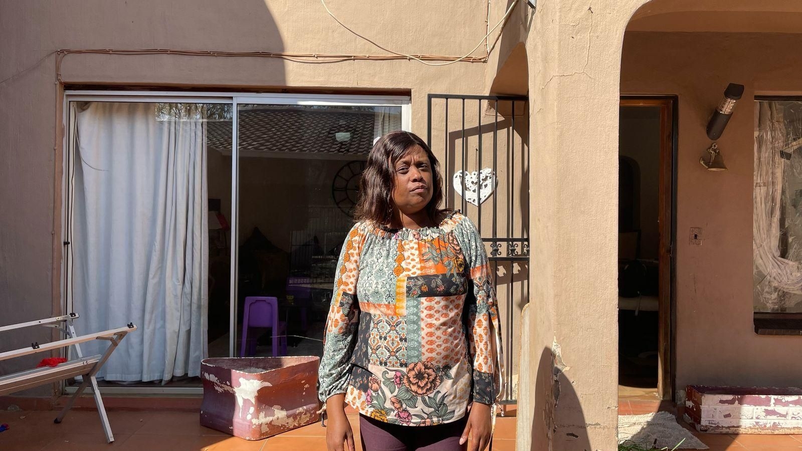 Devastated mom of four struggles after her home was auctioned for a measly R5 000