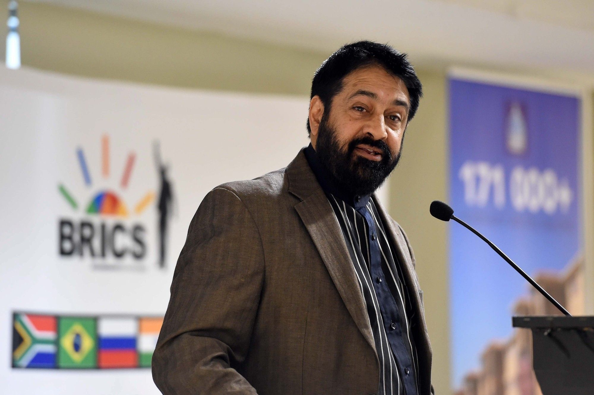 Professor Anil Sooklal honoured with a Sivananda Peace Award for his efforts to develop South Africa