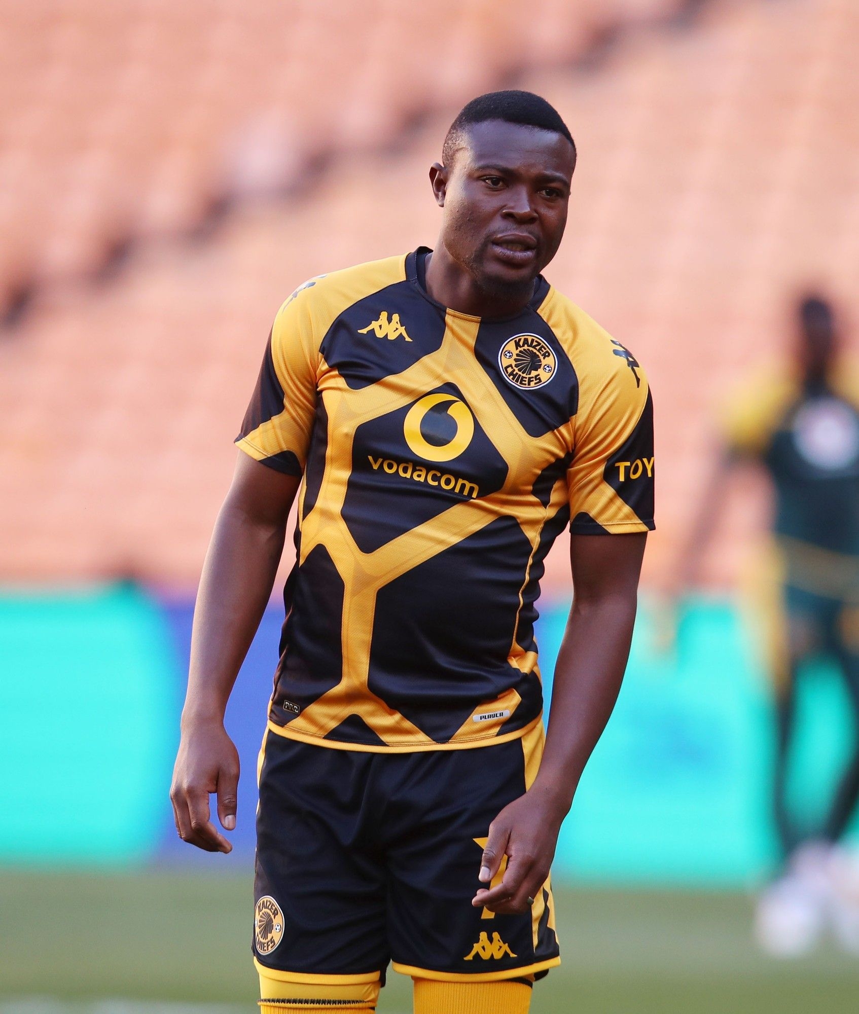 Ranga Chivaviro shown the door by Kaizer Chiefs