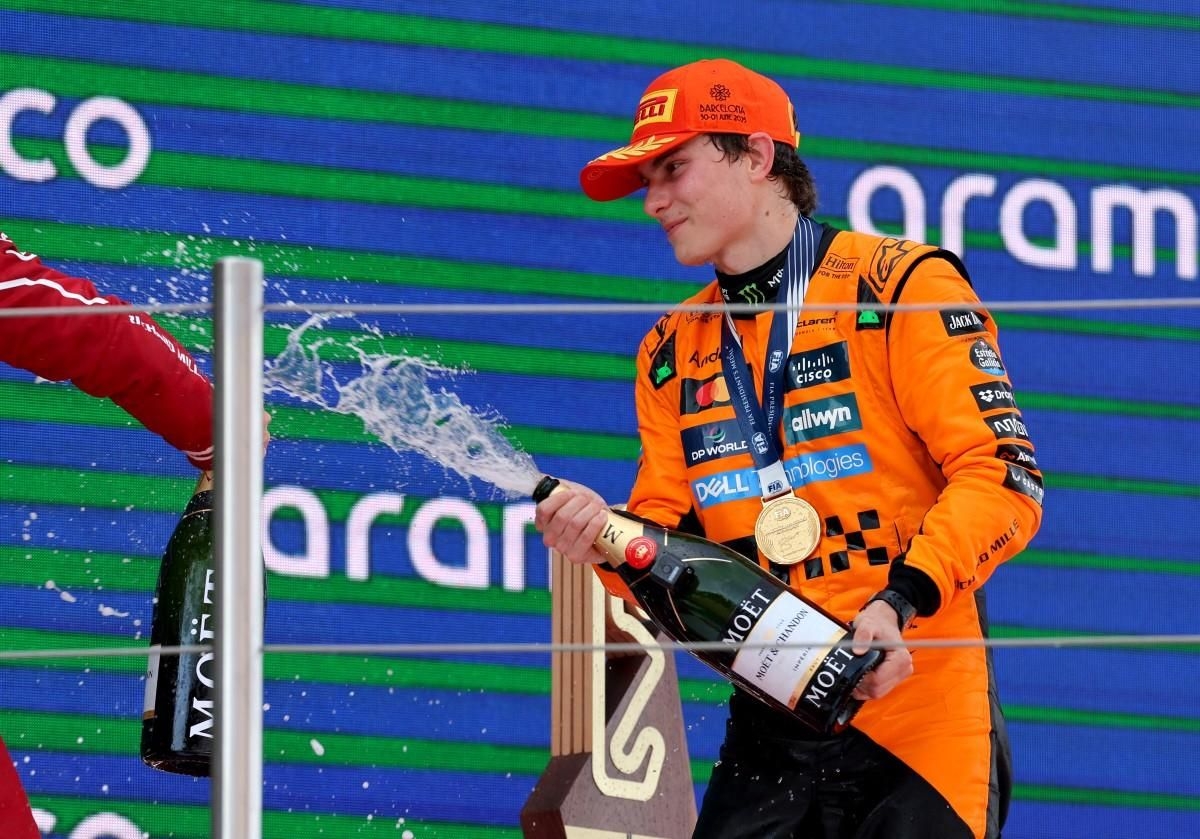 McLaren extend their lead, But Verstappen steals the spotlight