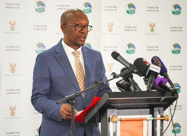 Why Parks Tau backs Sizekhaya Holdings for the national lottery licence