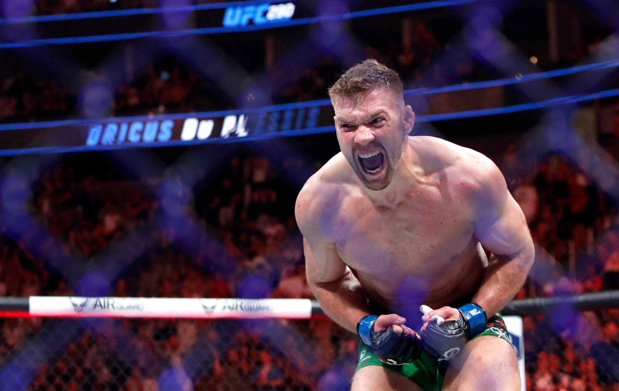 Financial, venue issues KO's plans for Dricus du Plessis' title defence on SA soil