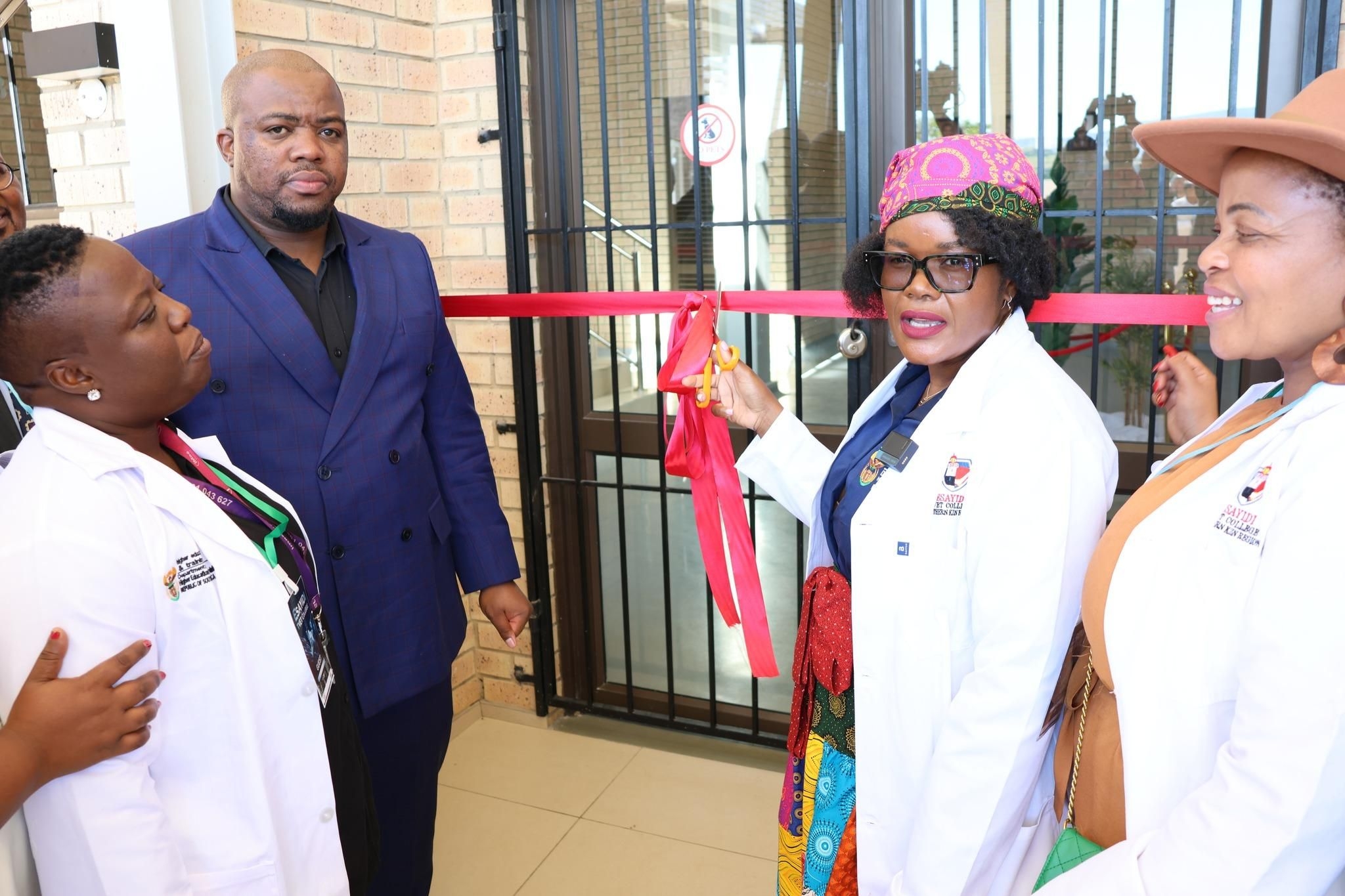 Minister Nkabane launches Digital Innovation Lab to equip students for the future