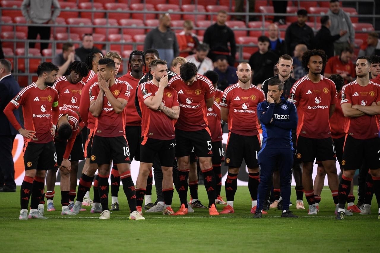 Manchester United's Off-Season Overhaul: Amorim's Big Decisions to Revive Red Devils