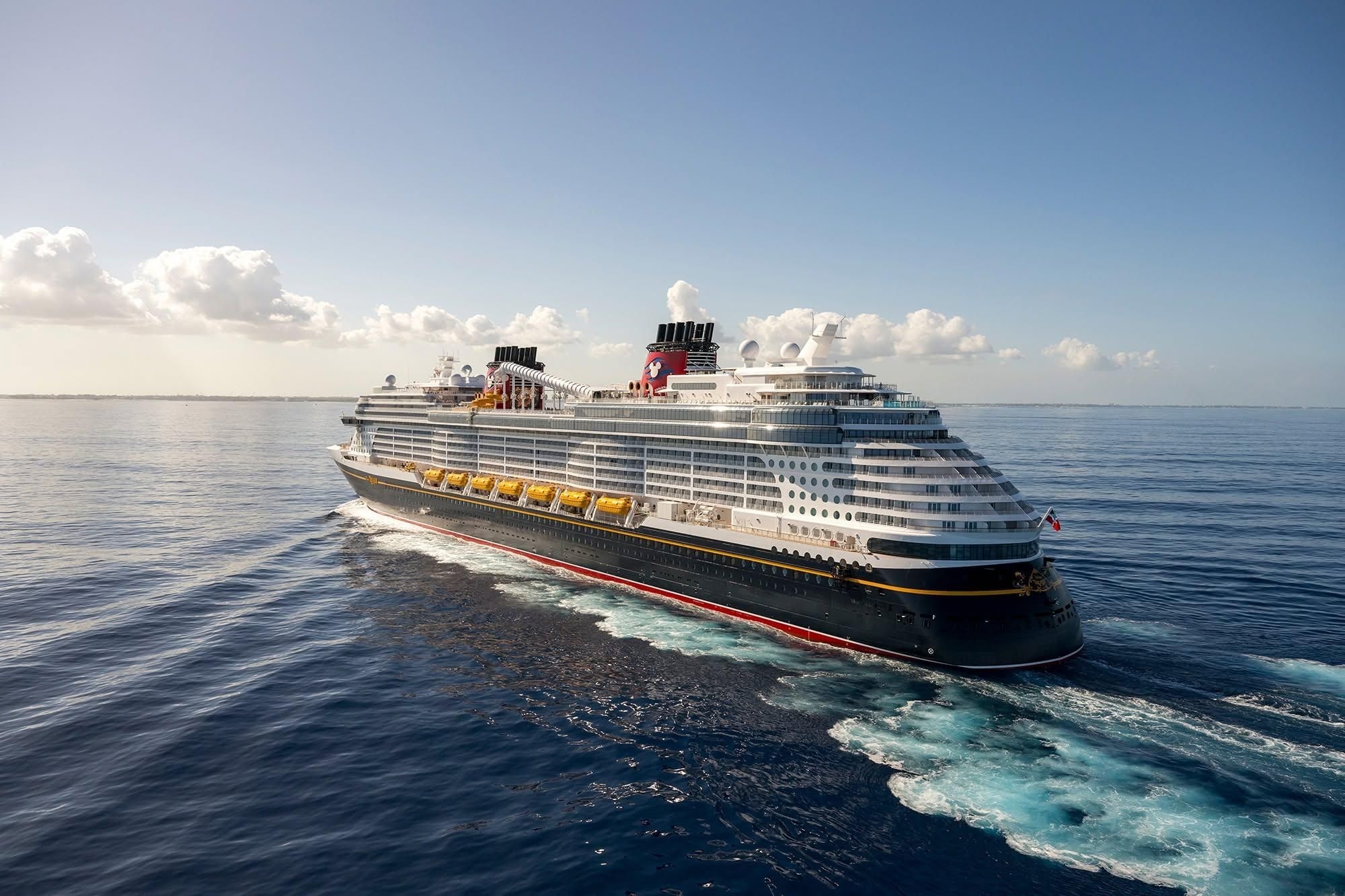 Father leaps into ocean to rescue daughter overboard on Disney Dream cruise