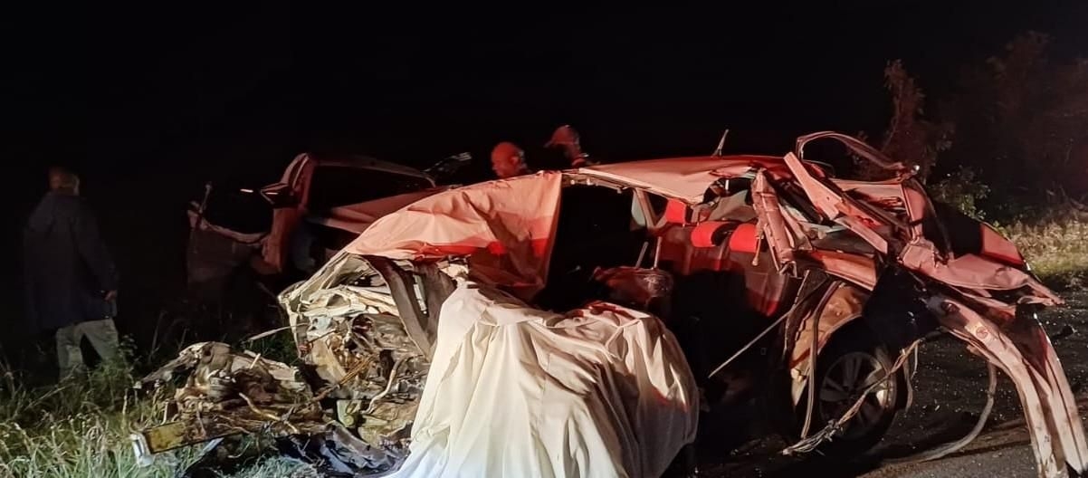 Four people killed in R38 road crash; bakkie occupants missing