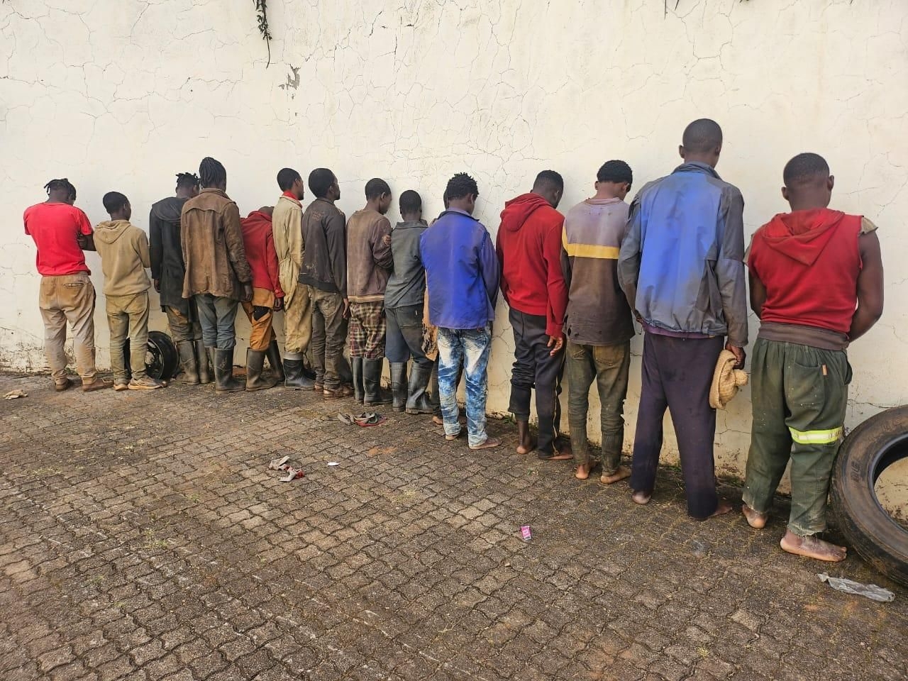 Operation Vala Umgodi leads to the arrest of nearly 2,000 suspects