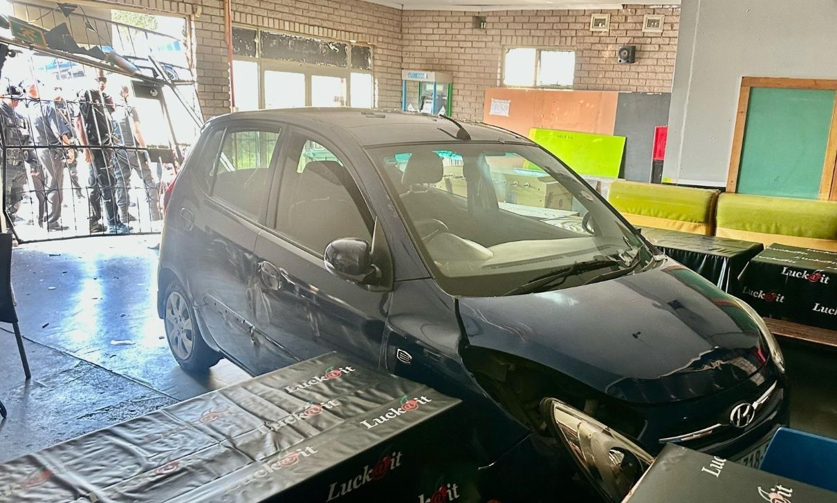 79-year-old drives into closed bar in Verulam