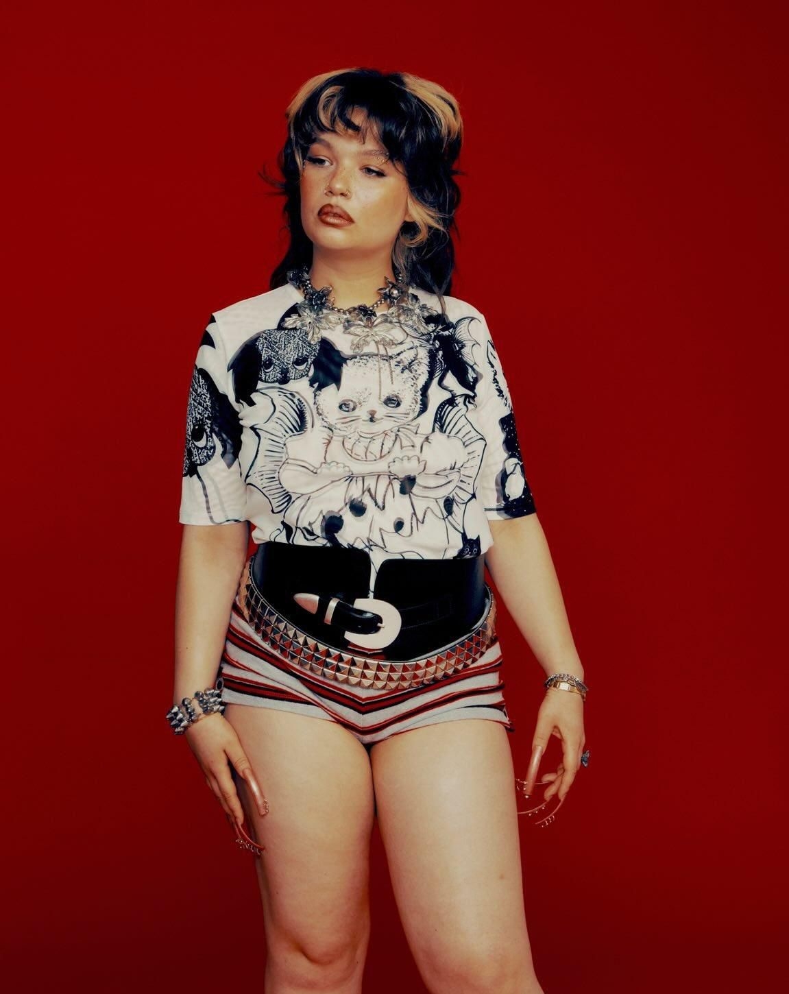 Lola Young goes viral: cheeky confessions about her sexuality on TikTok