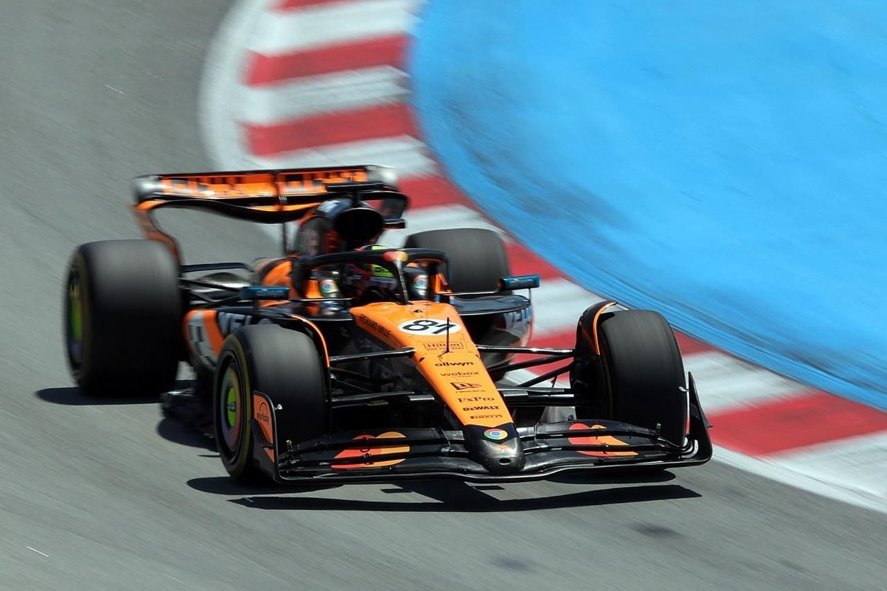 Oscar Piastri outpaces Norris to grab Spanish GP pole