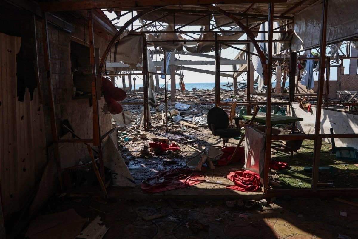 Israeli forces kill 48 in Gaza as ceasefire calls intensify