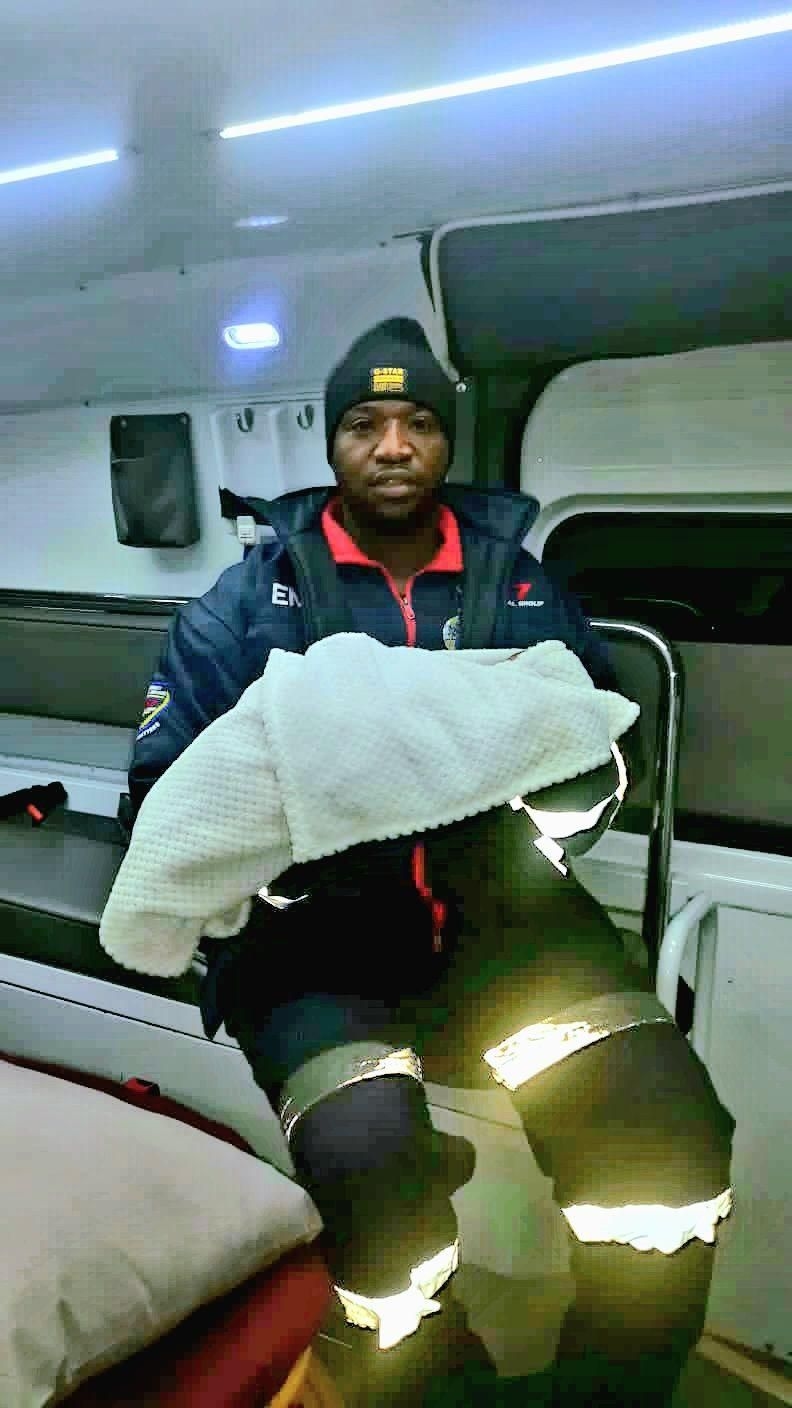 Miracle in Northdale: Abandoned baby found alive, highlighting the need for compassion