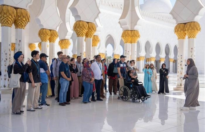جامع الشيخ زايد في أبوظبي يستعد لاستقبال الزوار في عيد الفطر