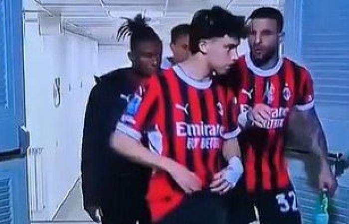 ميسي يحضر في قمة الدوري الإيطالي.. ولاعب يبرر «العضة» على عنقه