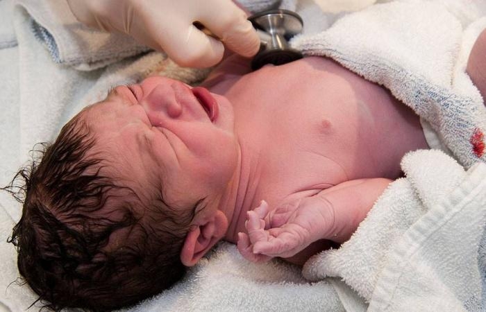 علاج المواليد بالمضادات الحيوية يقلل مناعتهم