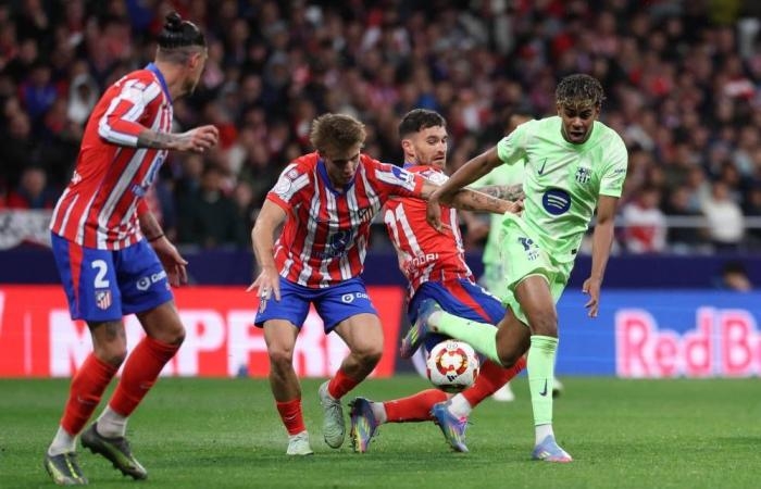 معركة مثيرة على هداف الدوري الإسباني.. برشلونة وريال مدريد يستضيفان بيتيس وفالنسيا