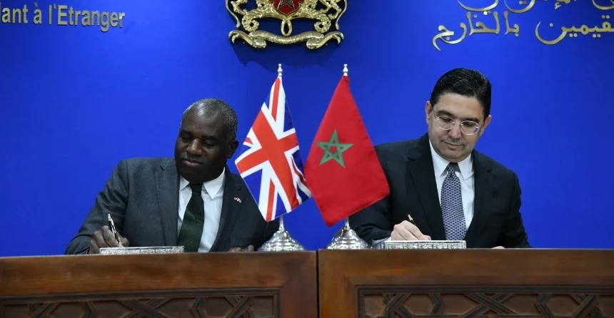 بريطانيا تنضم رسميًا للداعمين الكبار لمغربية الصحراء وتصف مبادرة الحكم الذاتي بـ"الحل الواقعي والموثوق"