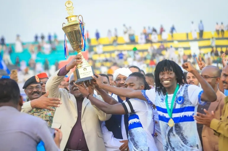 نادي الهلال يهزم المريخ ويفوز بالدوري السوداني