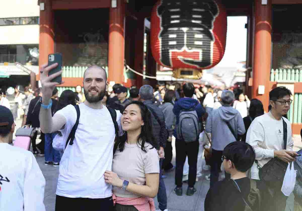 Visitors to Japan Hit Single-Month Record High in April