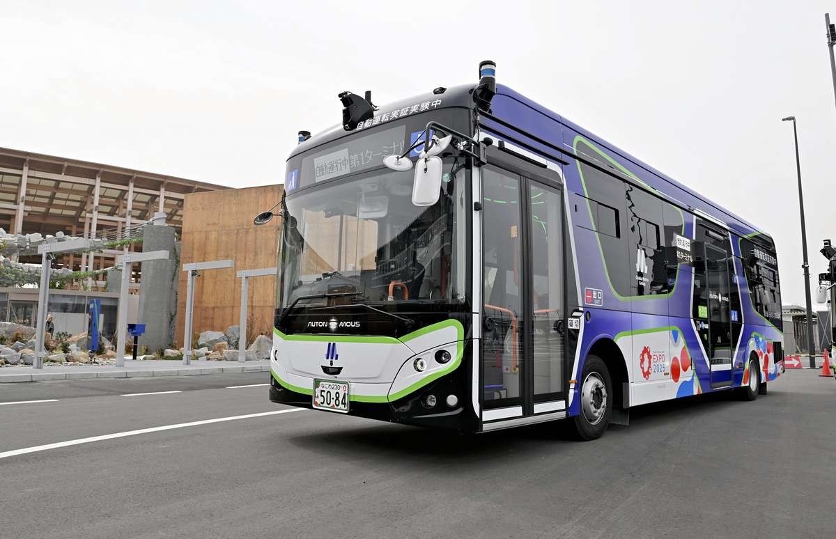 2025 Expo Osaka: Self-Driving Buses Halted after Minor Collision with Wall in Parking Area; No Injuries Reported