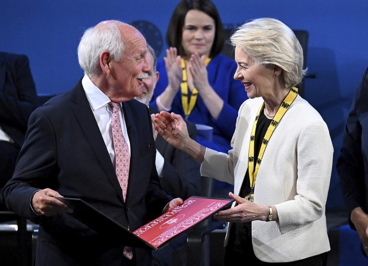 Ursula Von Der Leyen Honored with Award for Contributions to European Unity