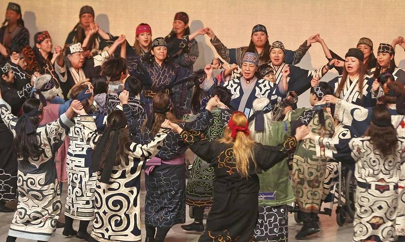 Ainu Groups Present Dance, Music Performances at Expo; Audiences Wowed by Traditions, Respect for Nature