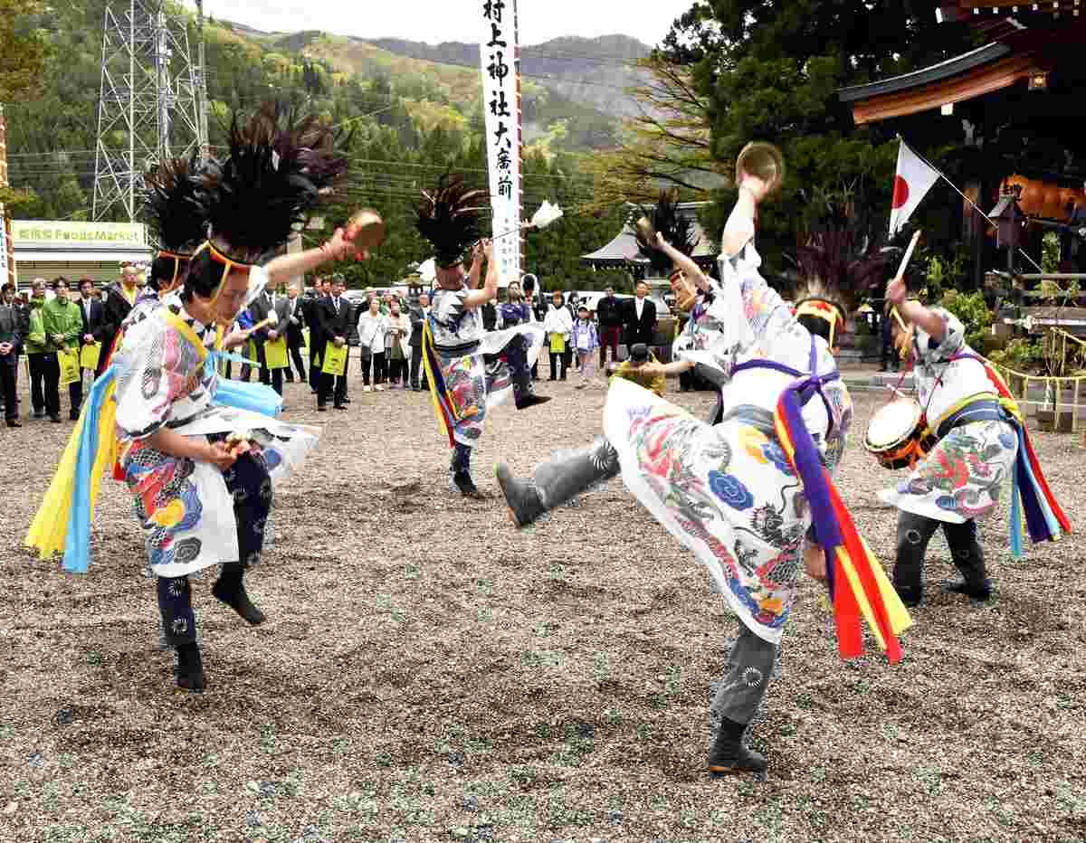 Mountain Tourist Season Opened with Traditional Festival in Gifu Prefecture