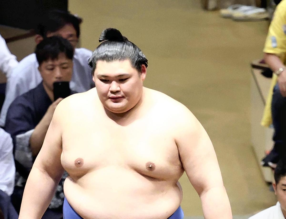 Onosato Wins Tournament on 13th Day; Promotion to Yokozuna Almost Certain