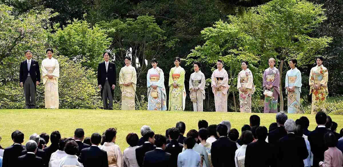 Yomiuri Shimbun Proposals for Stable Imperial Succession