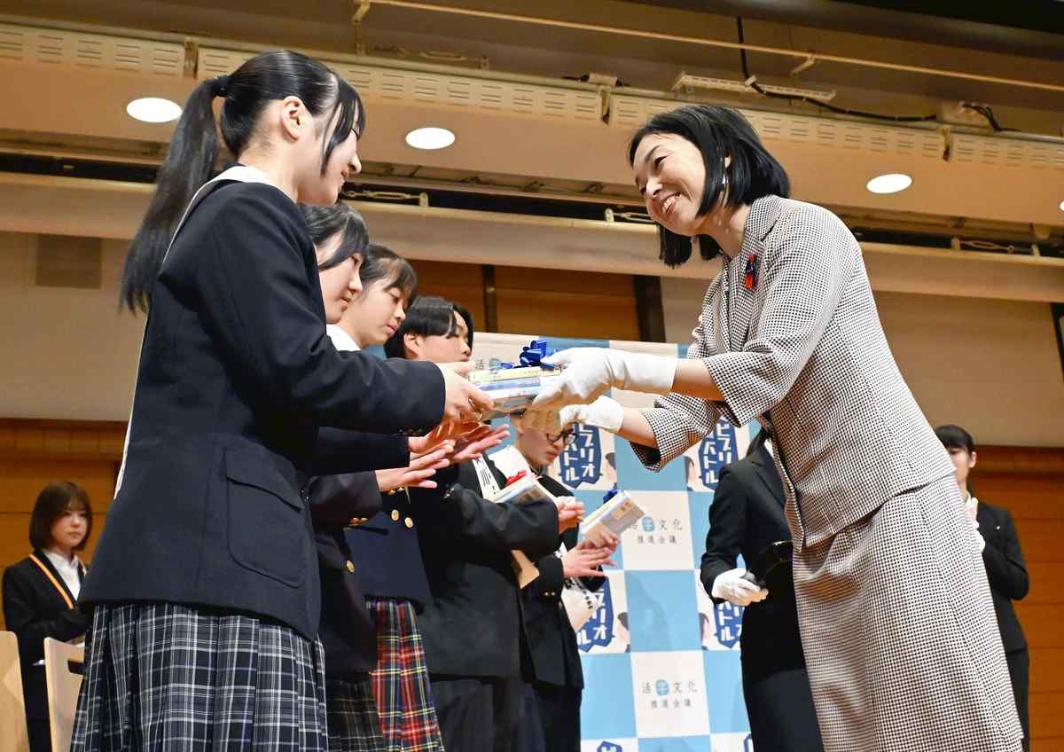 Women in the Reiwa Era Imperial Family / Princesses Share Father's Ways of Thinking, Continue Legacies