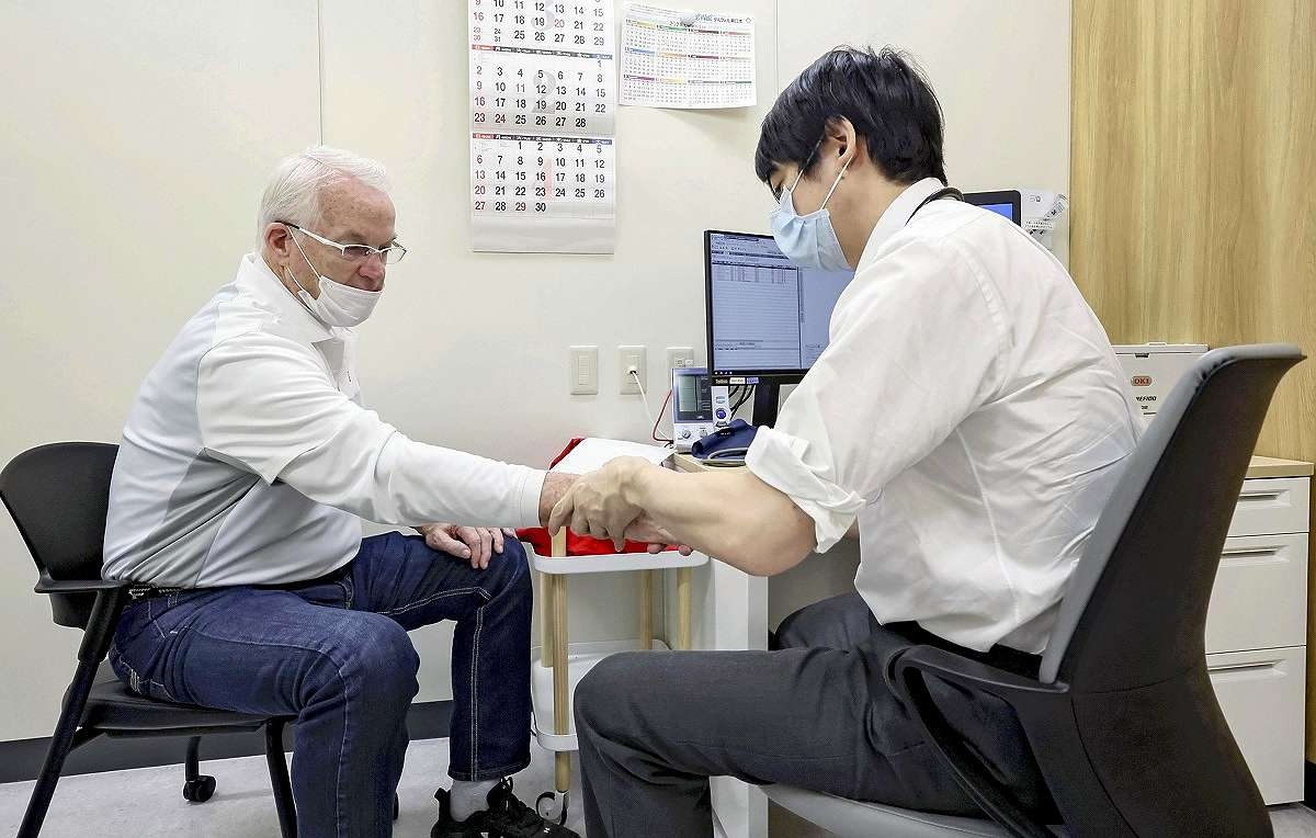 Medical Institutions Increasingly Handling Foreign Patients; Areas Responding to Increase in Overseas Visitors, Residents