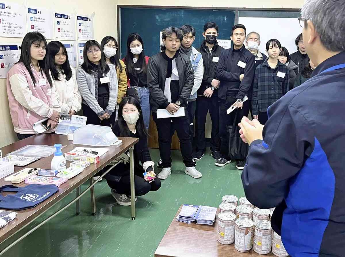 Pioneer Kumamoto Building Multilingual Disaster Support Network for Growing Foreign Population; System Provides Nationwide Model