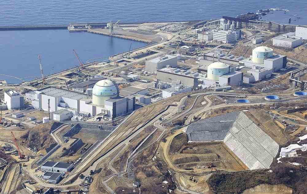 Hopes Rise for Hokkaido N-reactor Restart after Clearing Major Safety Hurdle; Power Company Still Needs Approval from Residents