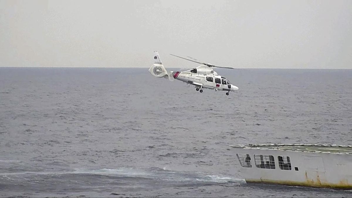Japan Lodges Protest with China over Helicopter Incursion into Territorial Airspace; China Points Finger at Japanese Rightists