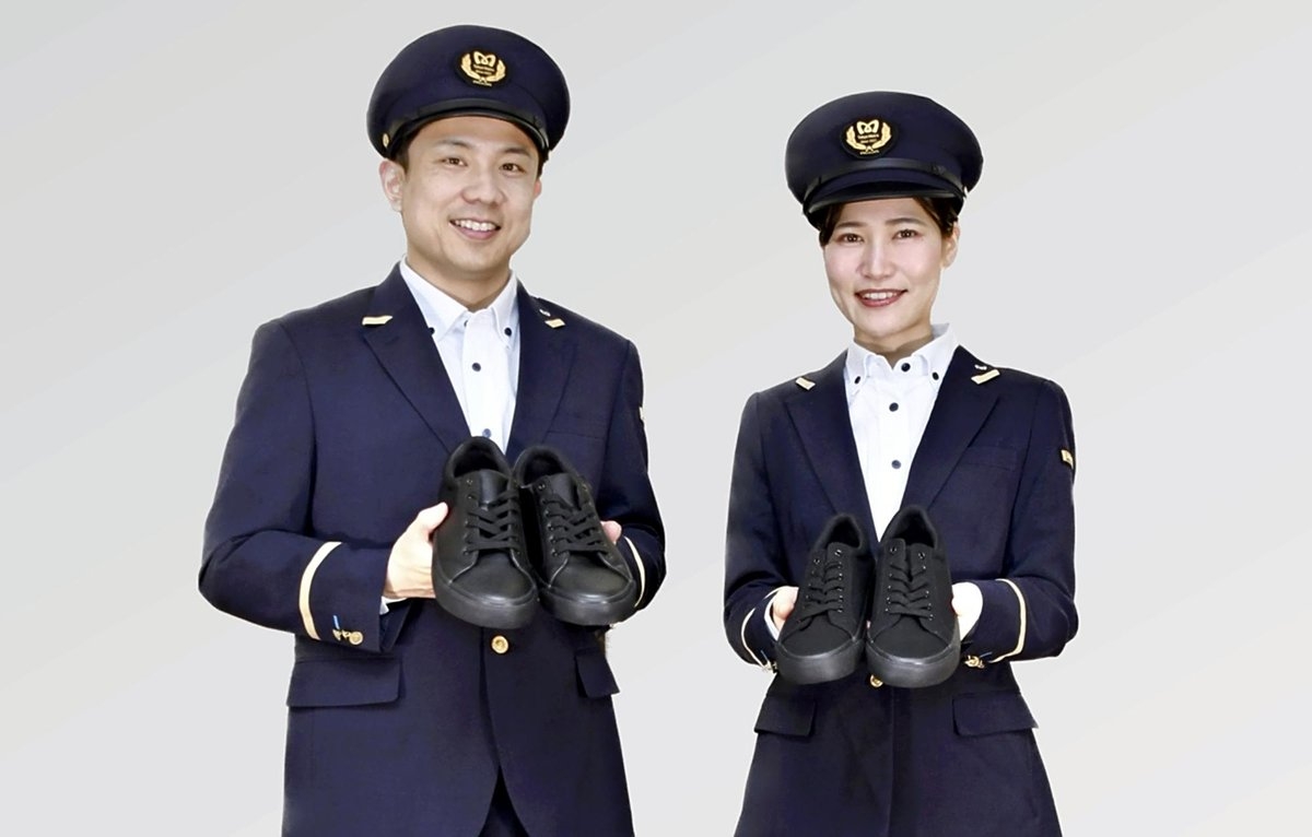 Transport Staff Allowed to Wear Sneakers, Sunglasses; Companies Change Rules to Attract Staff