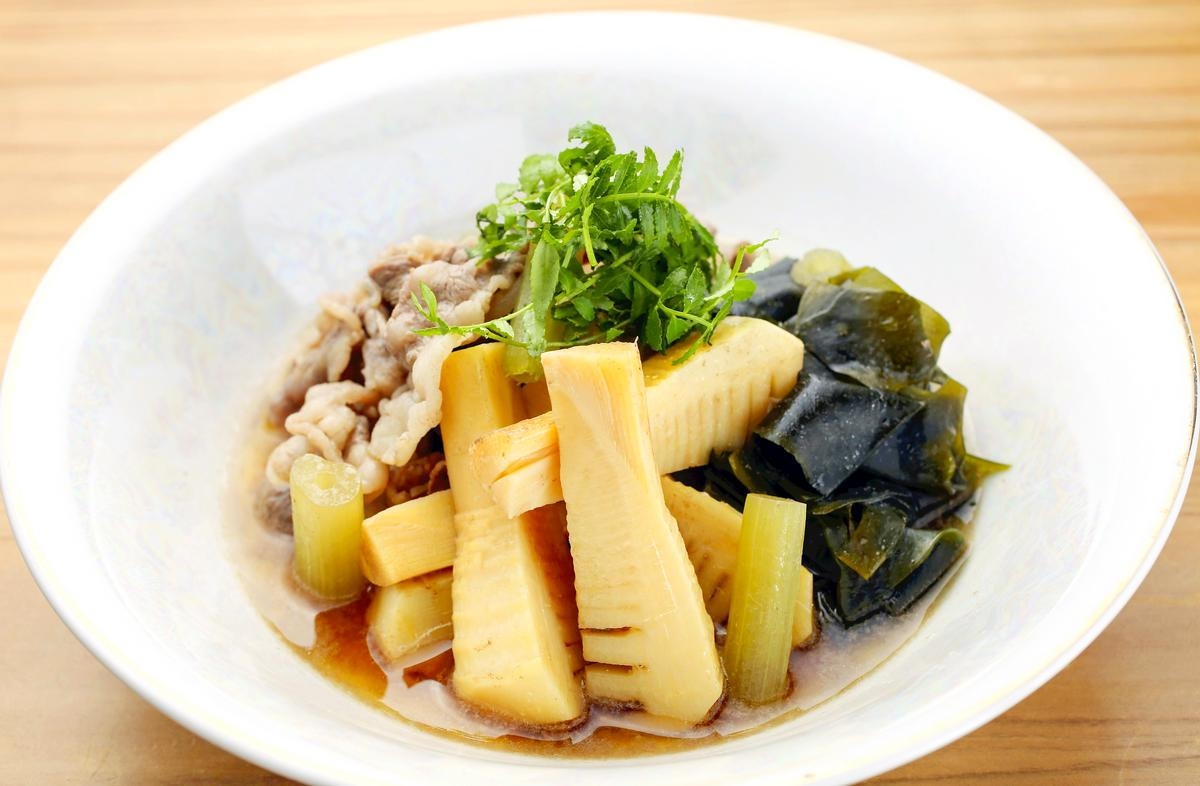 Beef, Bamboo Combine in Simple, Simmered Dish; Less Than 10 Minutes for Meal Embodying Freshness of Spring